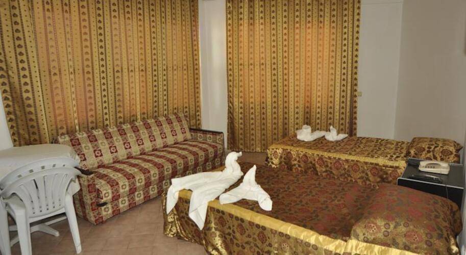 Gold Twins Beach Family Hotel