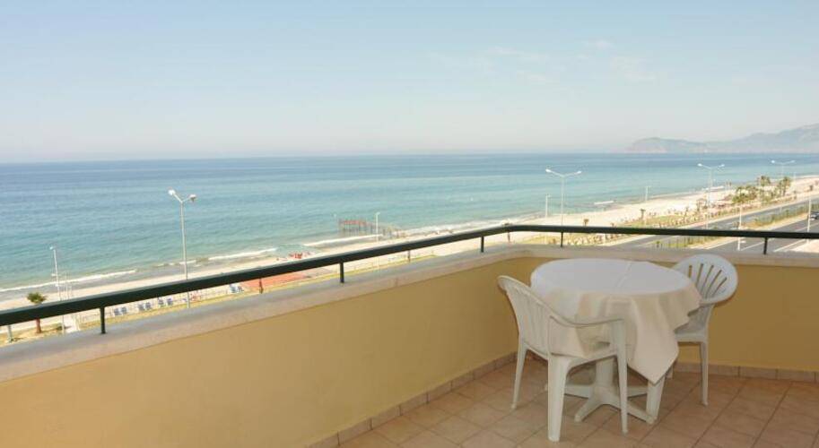 Gold Twins Beach Family Hotel