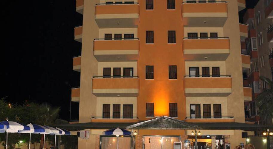 Gold Twins Beach Family Hotel