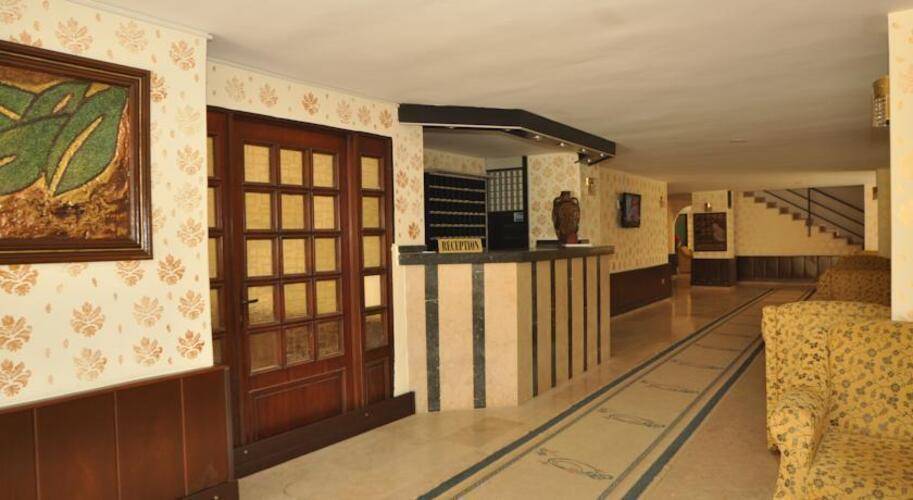 Gold Twins Beach Family Hotel