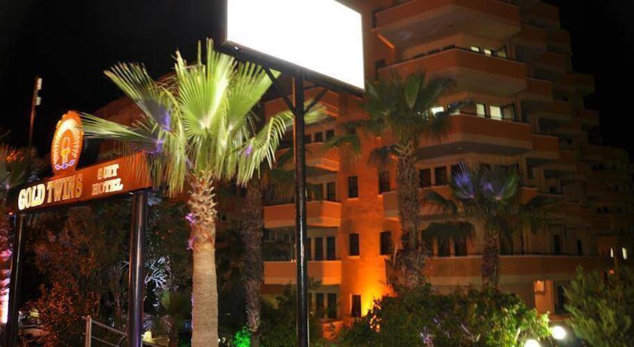 Gold Twins Beach Family Hotel