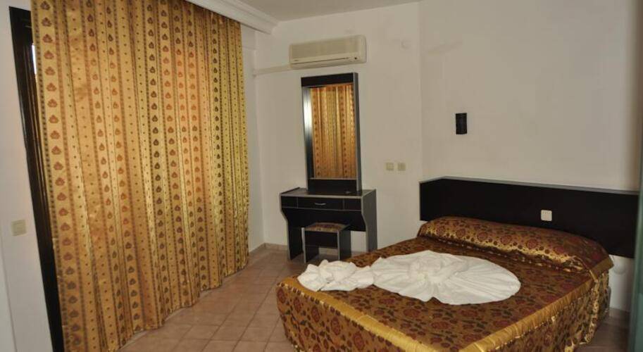 Gold Twins Beach Family Hotel
