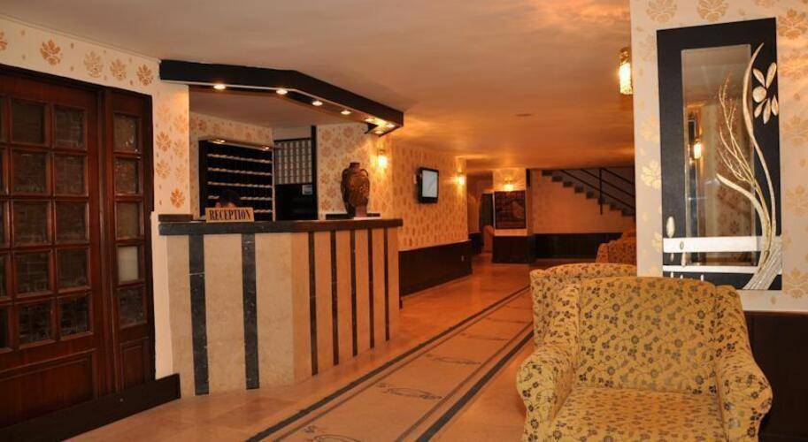 Gold Twins Beach Family Hotel