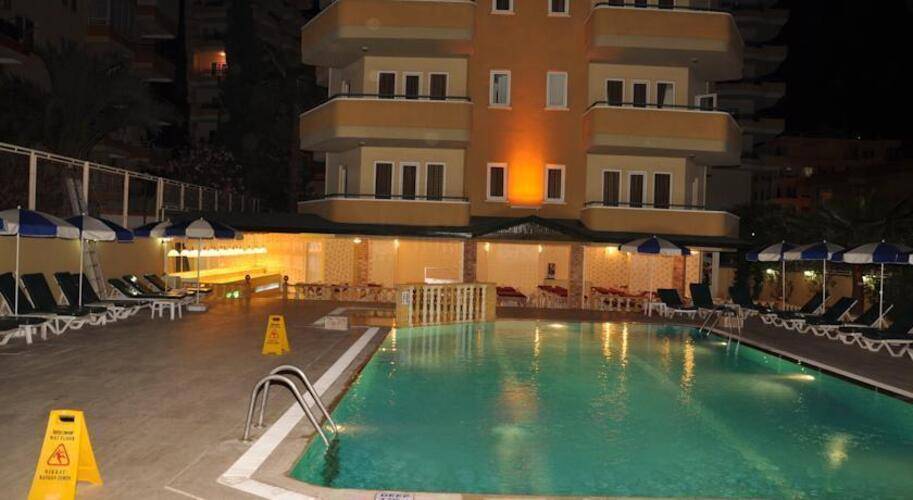 Gold Twins Beach Family Hotel