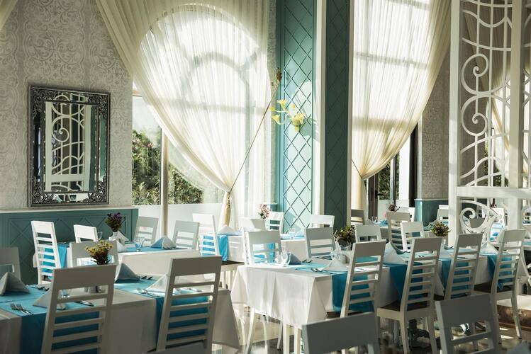 Quattro Beach Spa & Resort Hotel