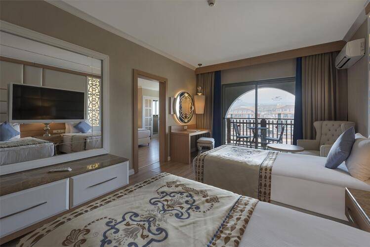 Quattro Beach Spa & Resort Hotel