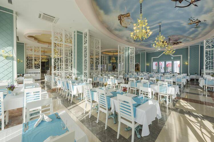 Quattro Beach Spa & Resort Hotel