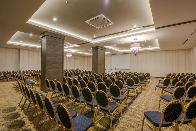 Quattro Beach Spa & Resort Hotel