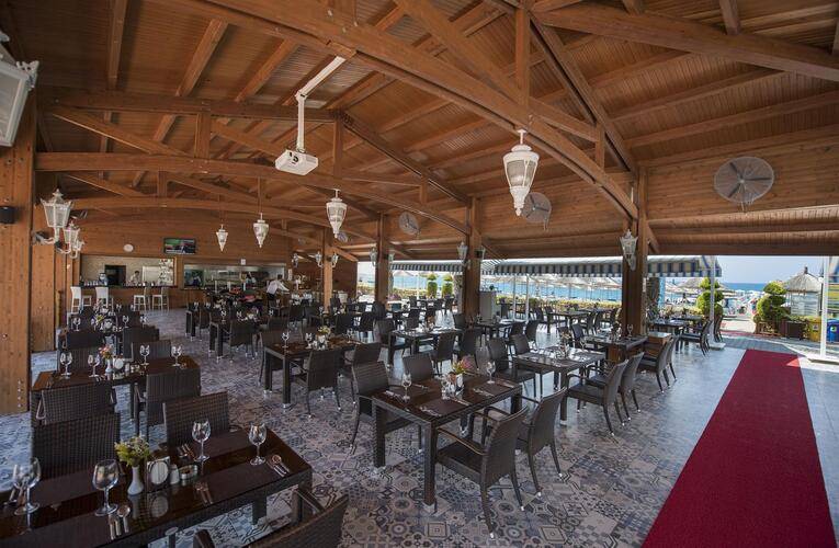 Quattro Beach Spa & Resort Hotel