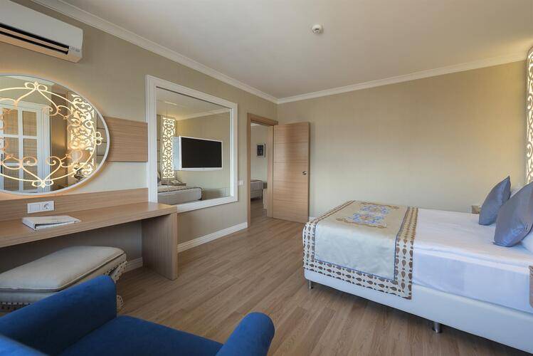 Quattro Beach Spa & Resort Hotel