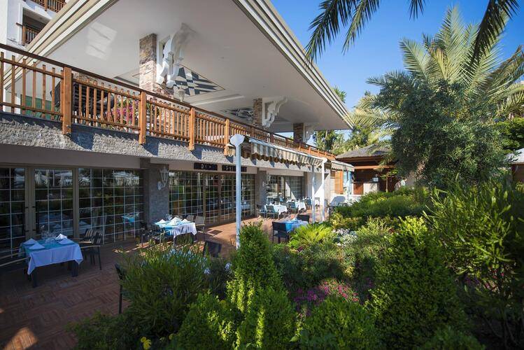 Quattro Beach Spa & Resort Hotel