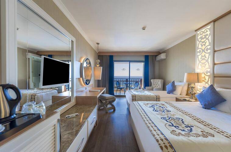Quattro Beach Spa & Resort Hotel
