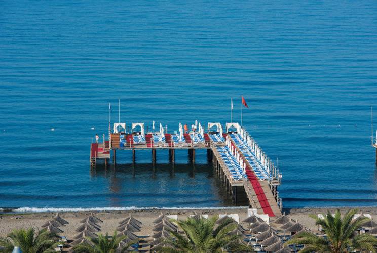 Quattro Beach Spa & Resort Hotel