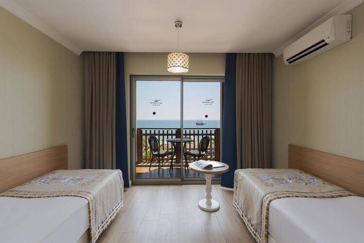 Quattro Beach Spa & Resort Hotel