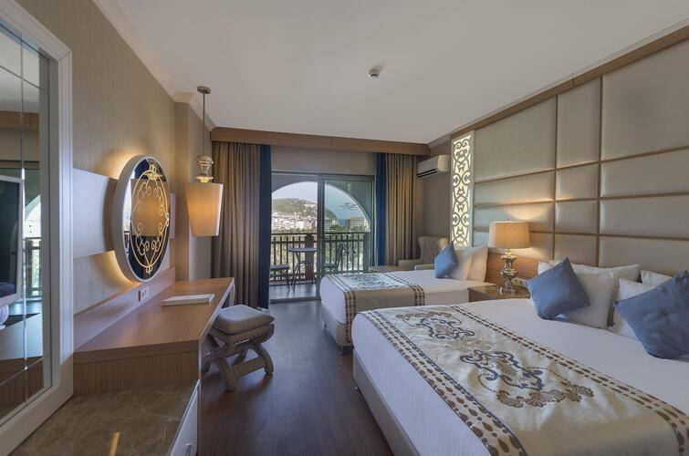 Quattro Beach Spa & Resort Hotel