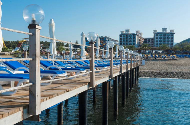 Quattro Beach Spa & Resort Hotel