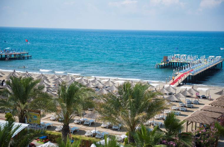 Quattro Beach Spa & Resort Hotel