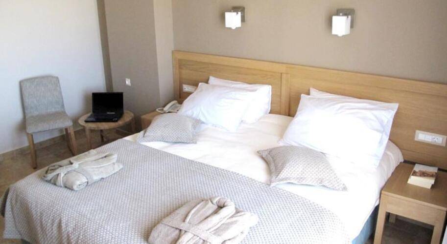 Almira Hotel Arkoudi