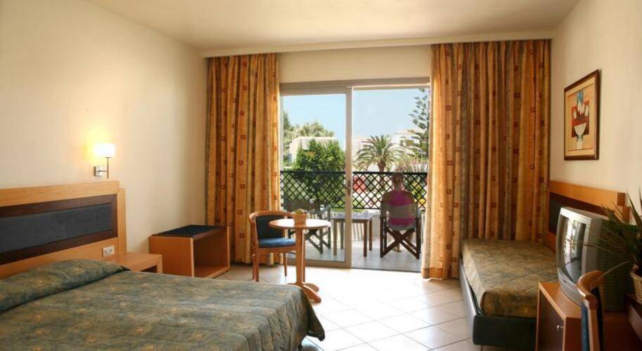 Kosta Mare Palace Resort & Spa