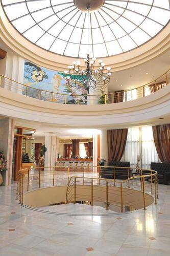 Vantaris Palace