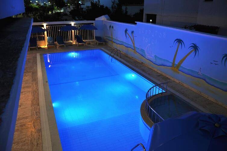 Zephyros Hotel