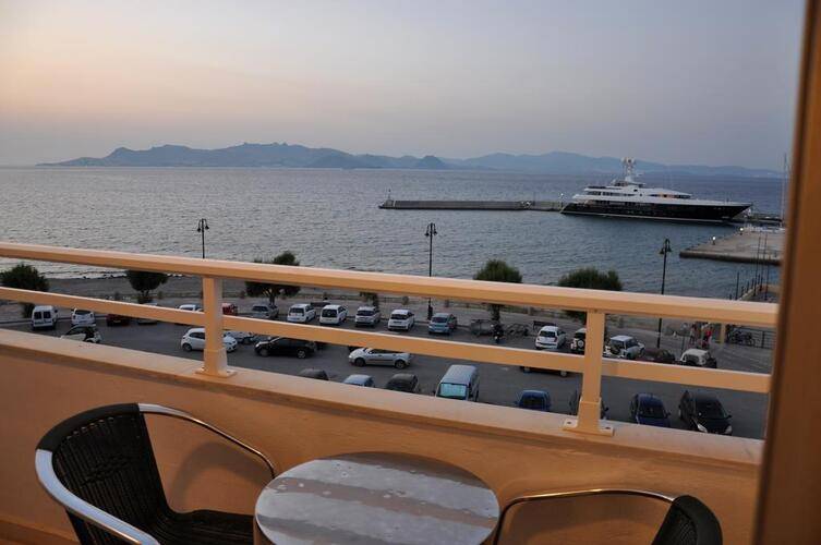 Zephyros Hotel