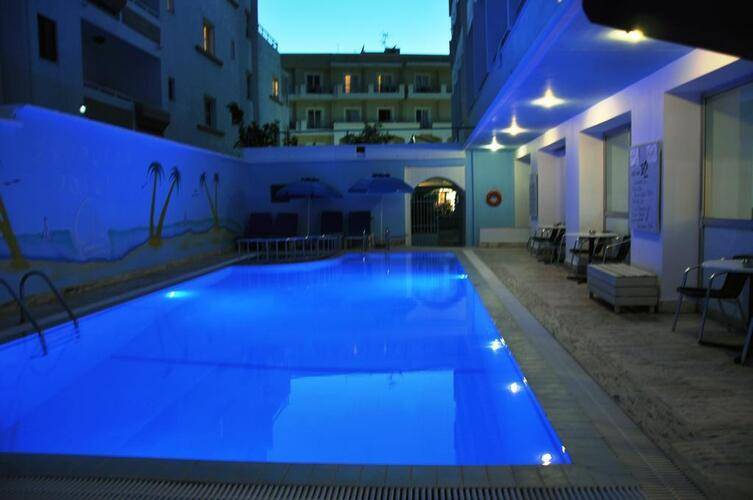Zephyros Hotel