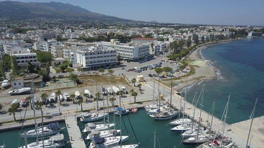 Zephyros Hotel