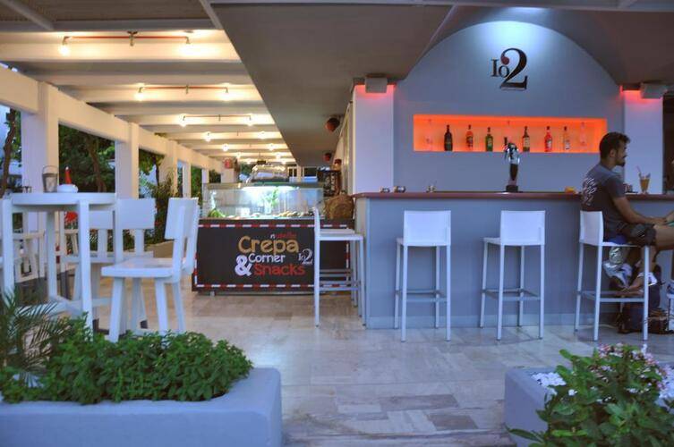 Zephyros Hotel