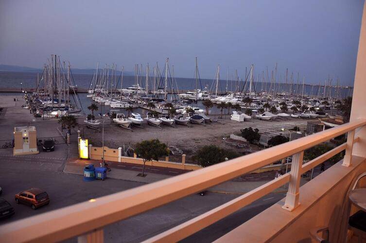 Zephyros Hotel