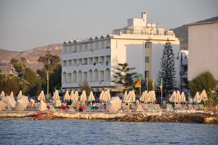 Zephyros Hotel