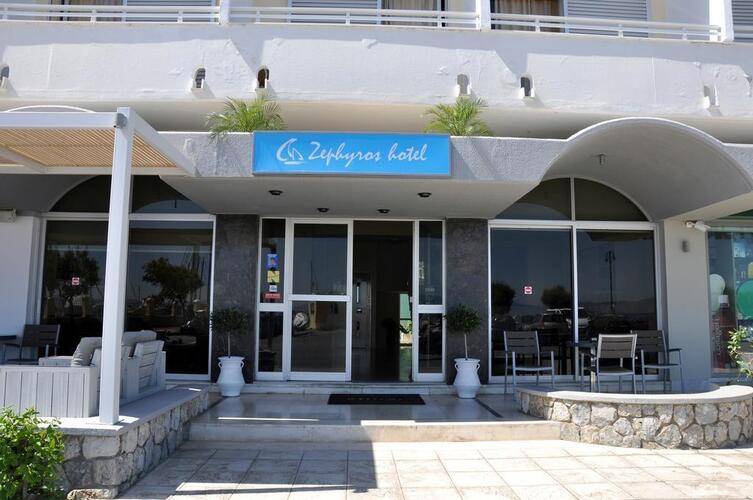 Zephyros Hotel