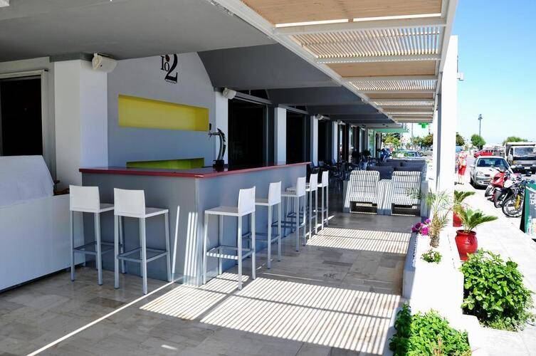 Zephyros Hotel