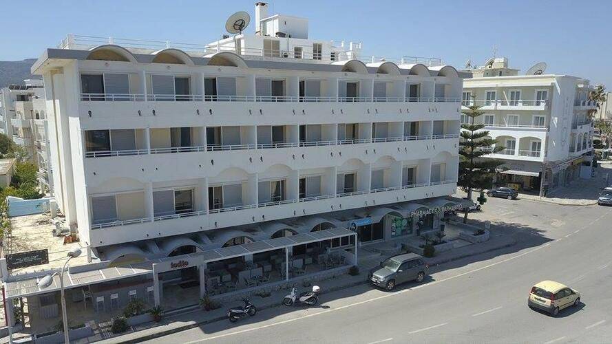 Zephyros Hotel