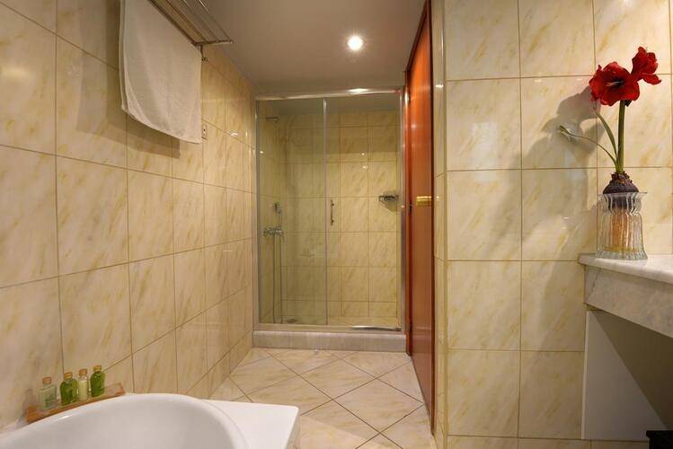 Ariti Grand Hotel