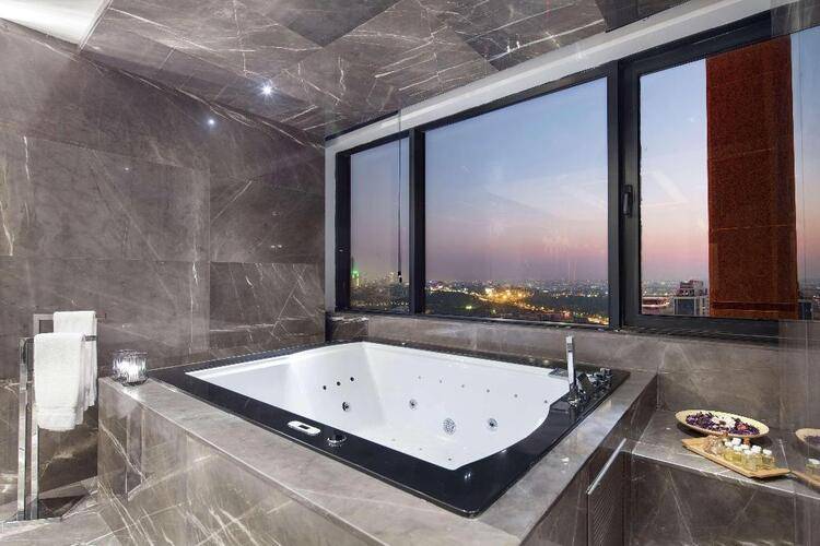Hilton Istanbul Maslak ( Ex. Sheraton Istanbul Maslak Hotel)