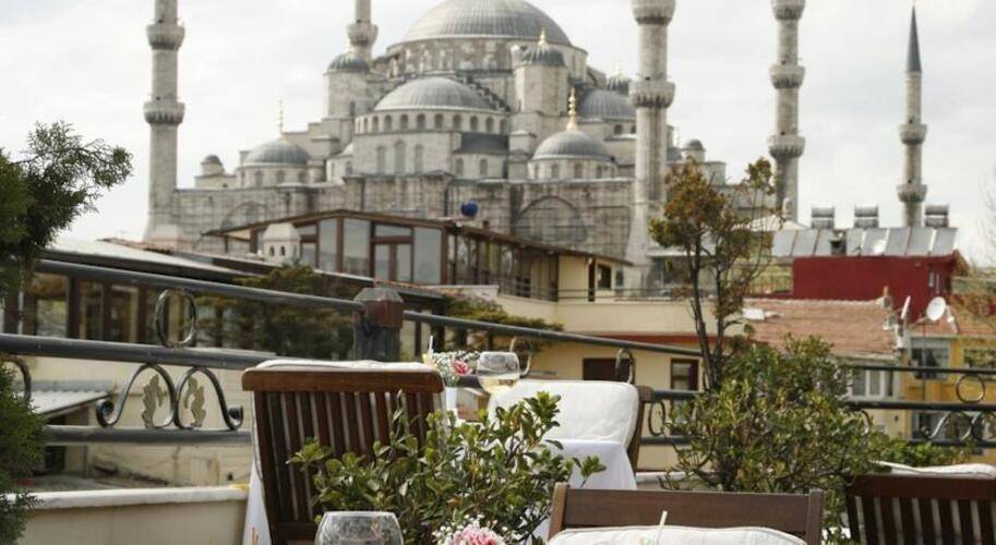 Azade Hotel