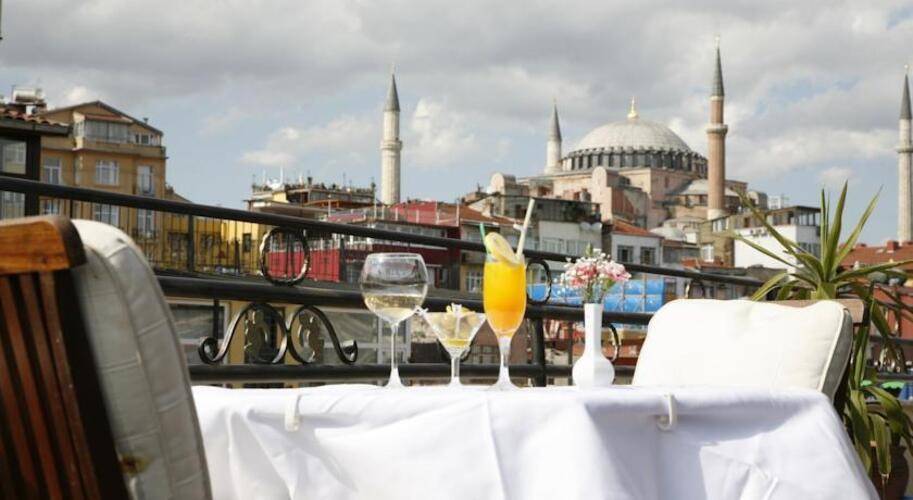 Azade Hotel