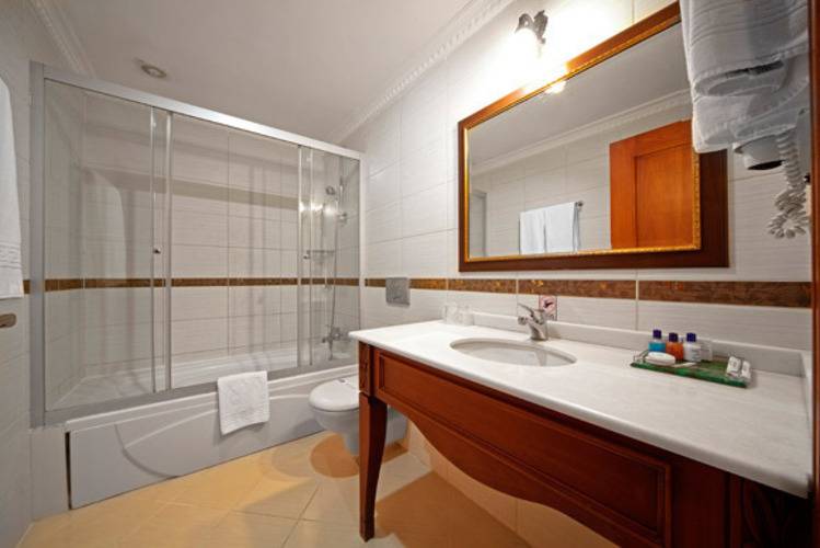 Azade Hotel