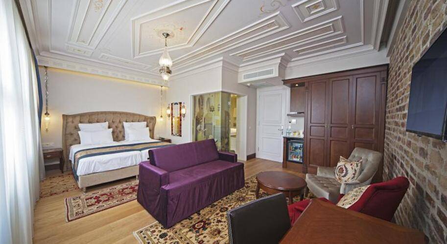 Azade Hotel