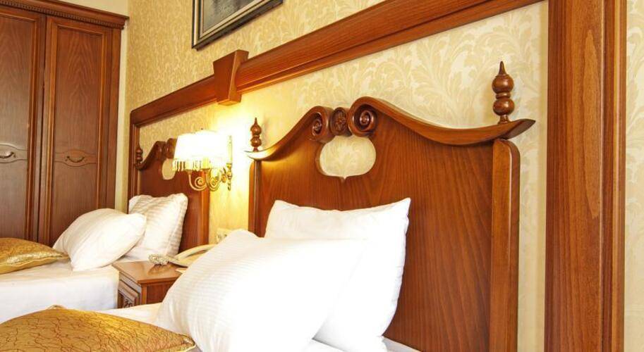 Azade Hotel