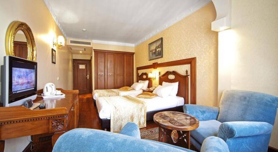 Azade Hotel