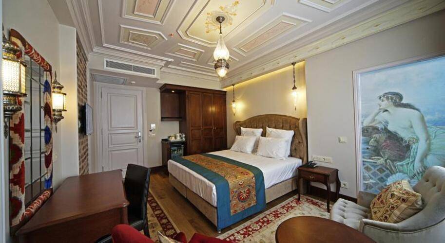 Azade Hotel