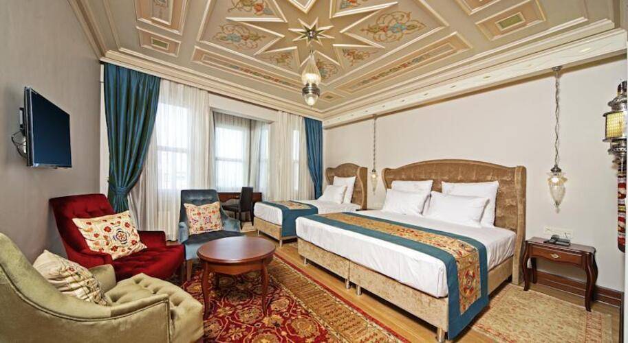 Azade Hotel