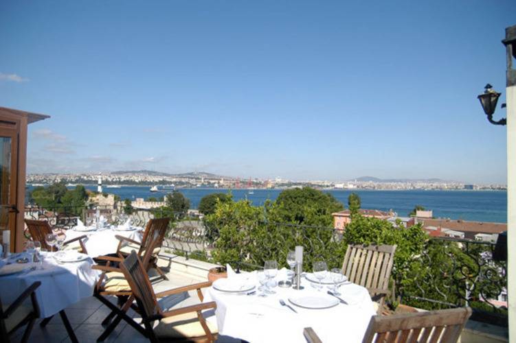 Azade Hotel