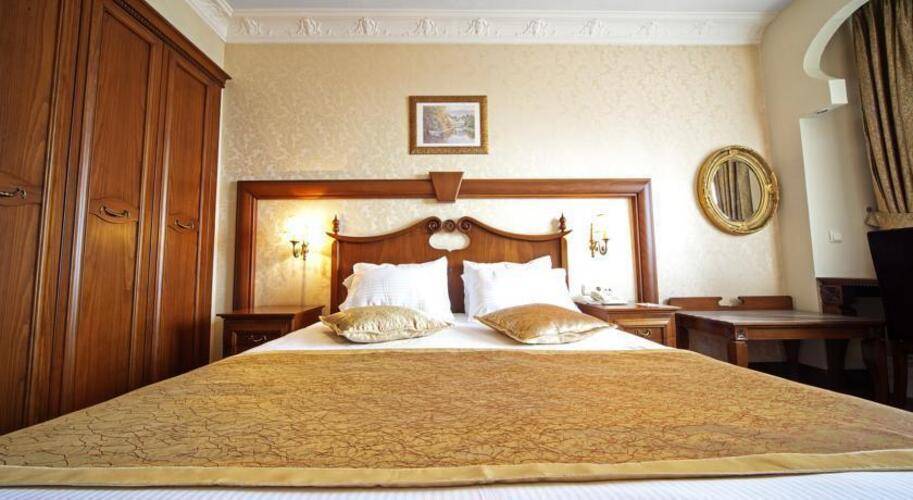 Azade Hotel