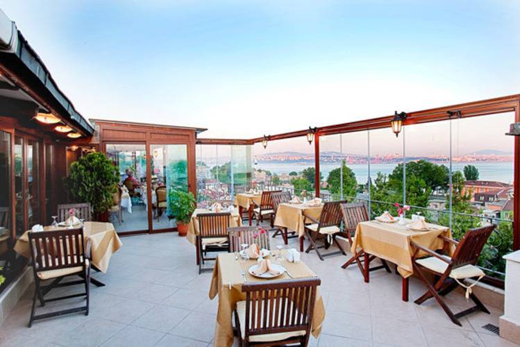 Azade Hotel