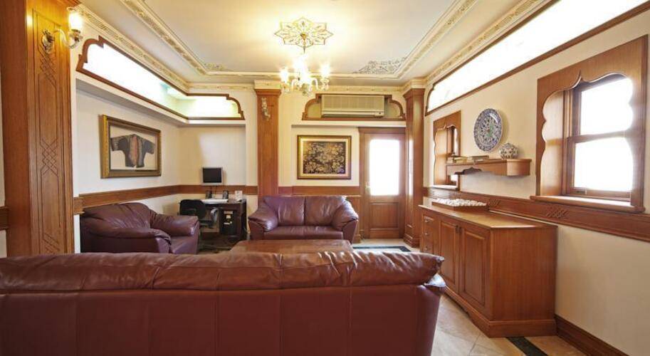 Azade Hotel