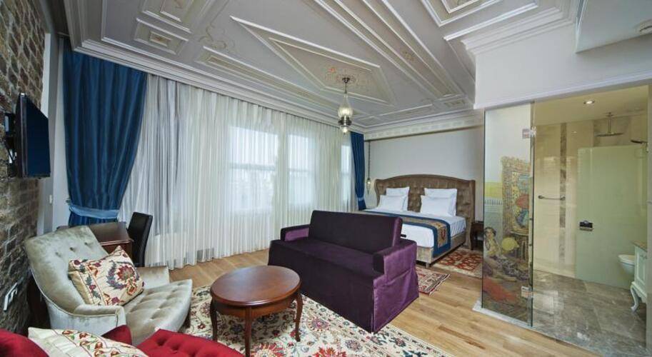 Azade Hotel