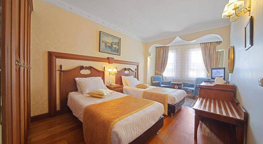 Azade Hotel